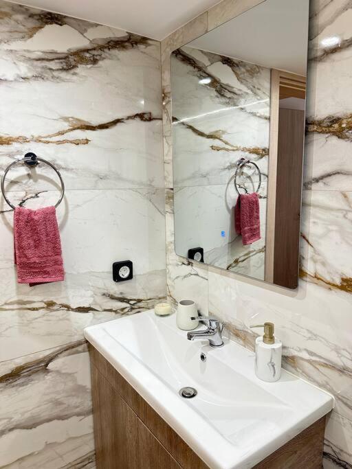 Apartment A Fully Renewed Modern Athens
