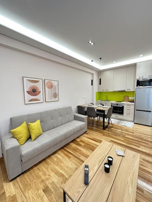 A Fully Renewed Modern *