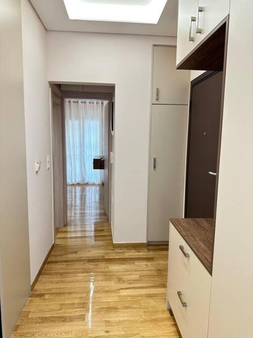 A Fully Renewed Modern Apartment *