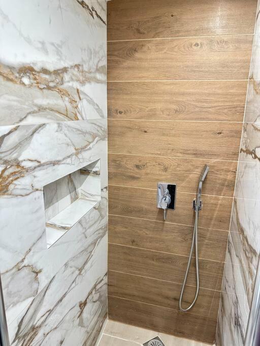 A Fully Renewed Modern * Athen